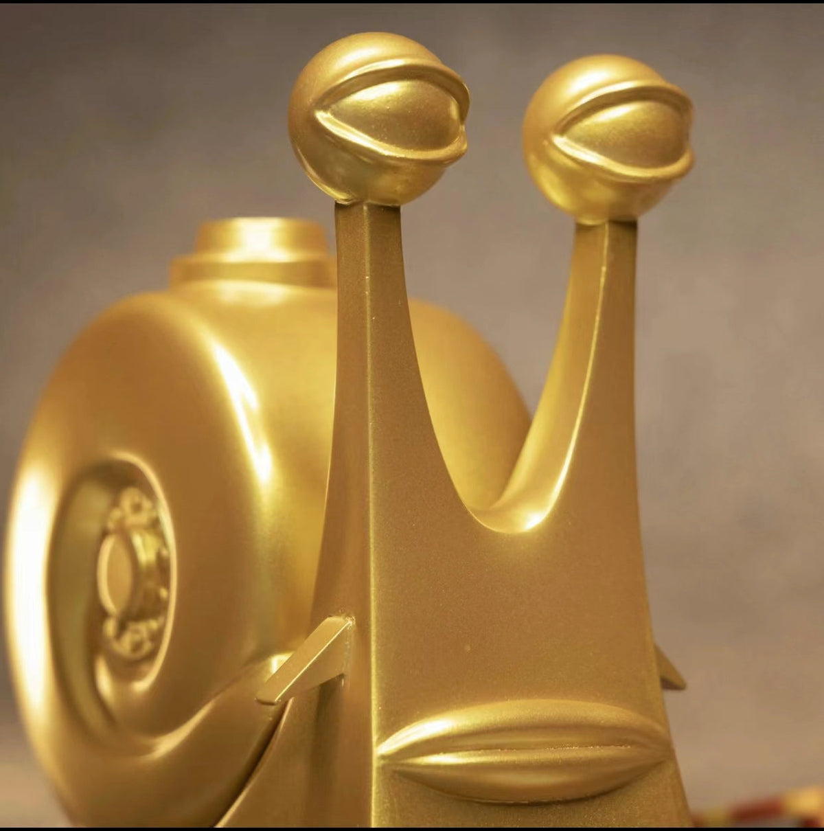Limited edition,Buster Call Golden Snail Figure