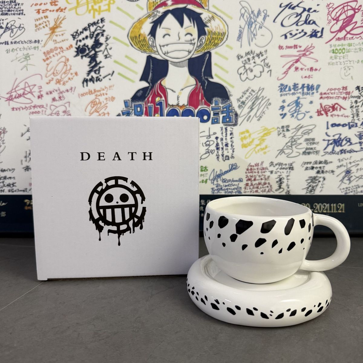 Caneca de cerâmica Law Hat - edição limitada.